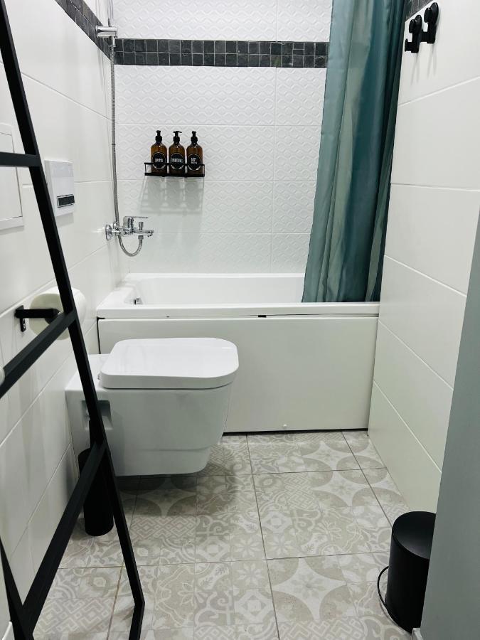 The Right Coast Apartment With Free Private Parking Riga Luaran gambar